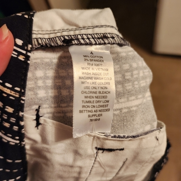 a.n.a Twill 5" Black/White Shorts Size 4 NWOT - Picture 5 of 9